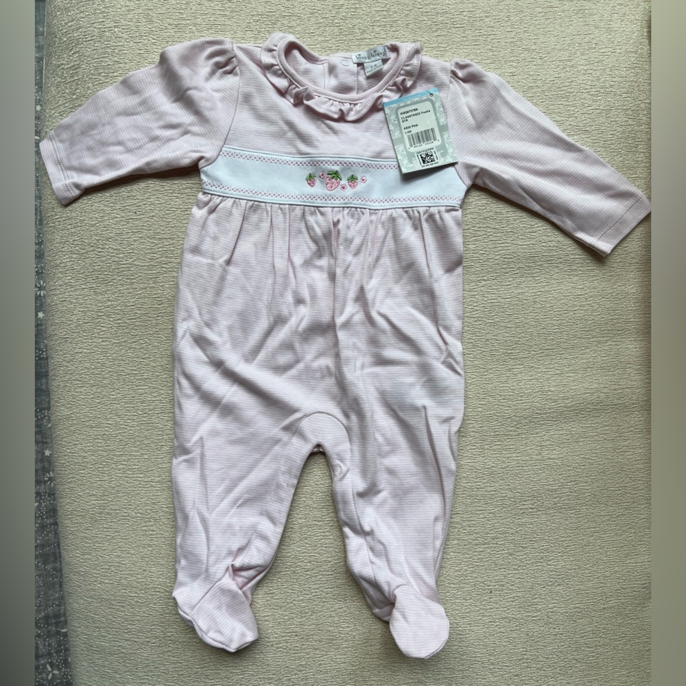 3-6 month baby girl footies w tags on